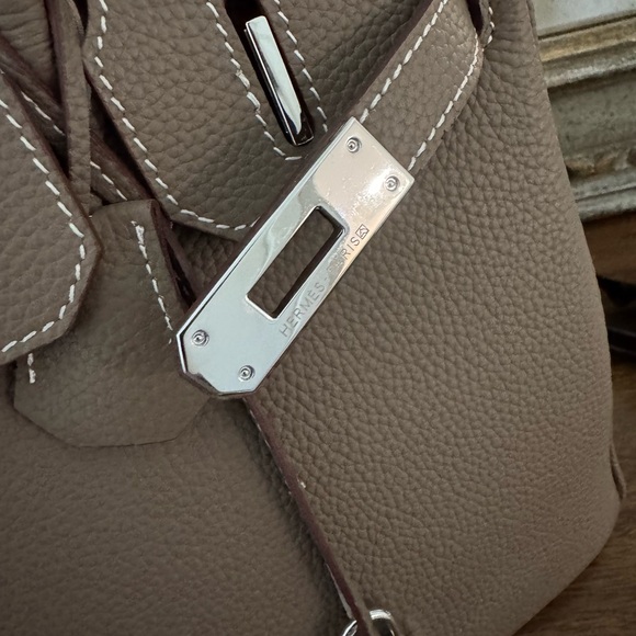 Elegant Taupe Handbag 30cm - Picture 2 of 5